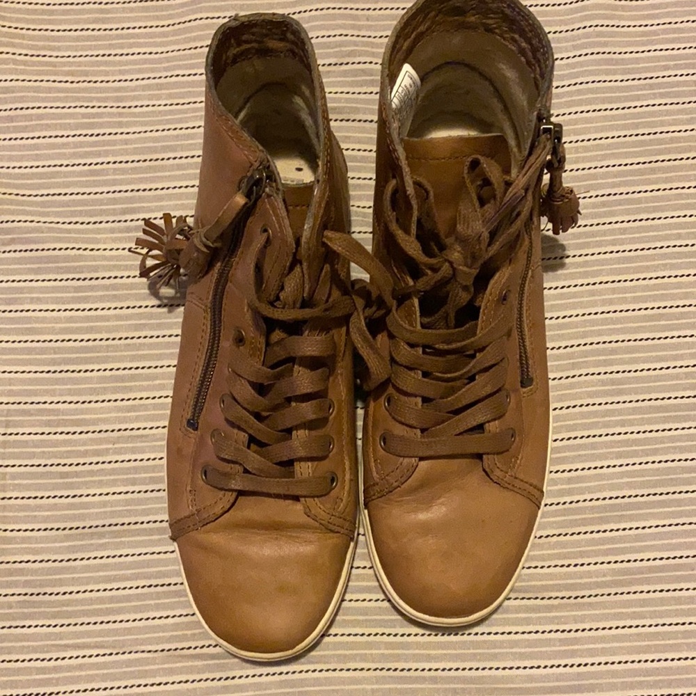 Ugg 1009885 shoes